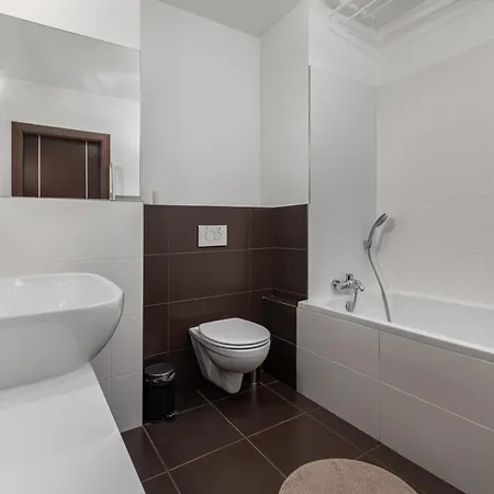 アパート Metro Panorama Two-stories 95m2 Premium Sokolowska 9 - C By Homeprime ワルシャワ