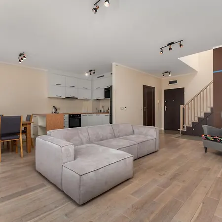 アパート Metro Panorama Two-stories 95m2 Premium Sokolowska 9 - C By Homeprime ワルシャワ